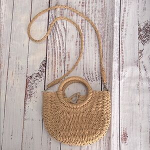 Stylish Tan Woven Crossbody‎ Purse